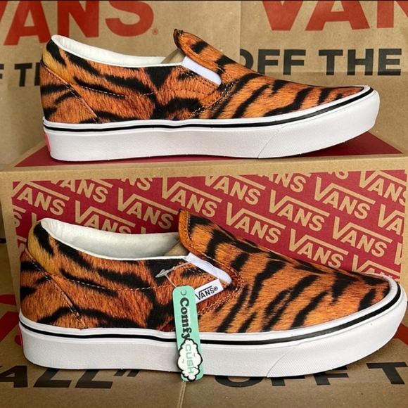 🆕 Vans | Comfycush Slip-On Sneakers Tiger/True White Women's Sizes 6 - Picture 4 of 4